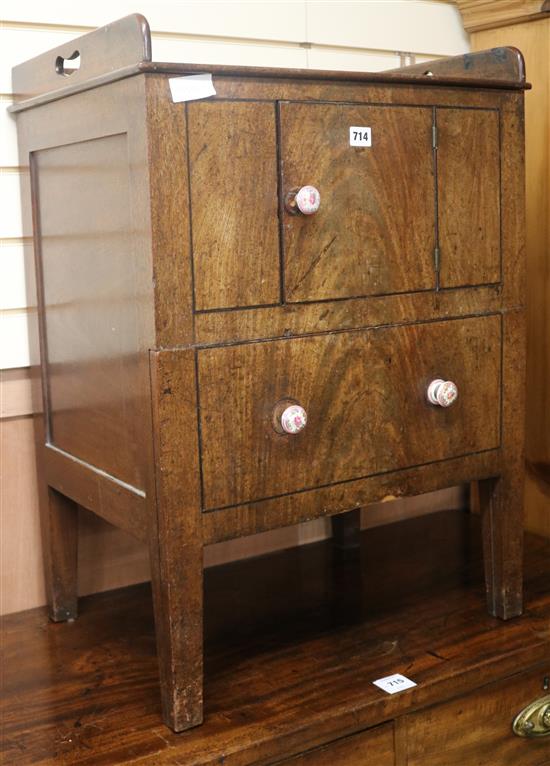 A Georgian mahogany night cupboard W.57cm